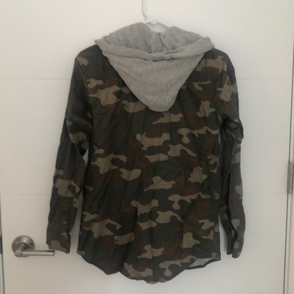 Camo Zip Up Shirt with Hood - Picture 2 of 2